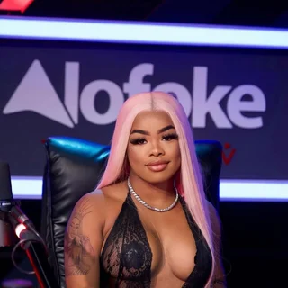La Más Doll
